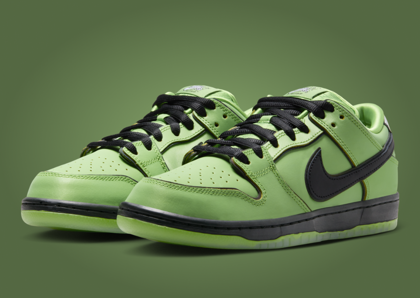 The Powerpuff Girls x Nike SB Dunk Low Pro QS Buttercup Angle