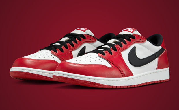 Air Jordan 1 Retro Low OG Chicago