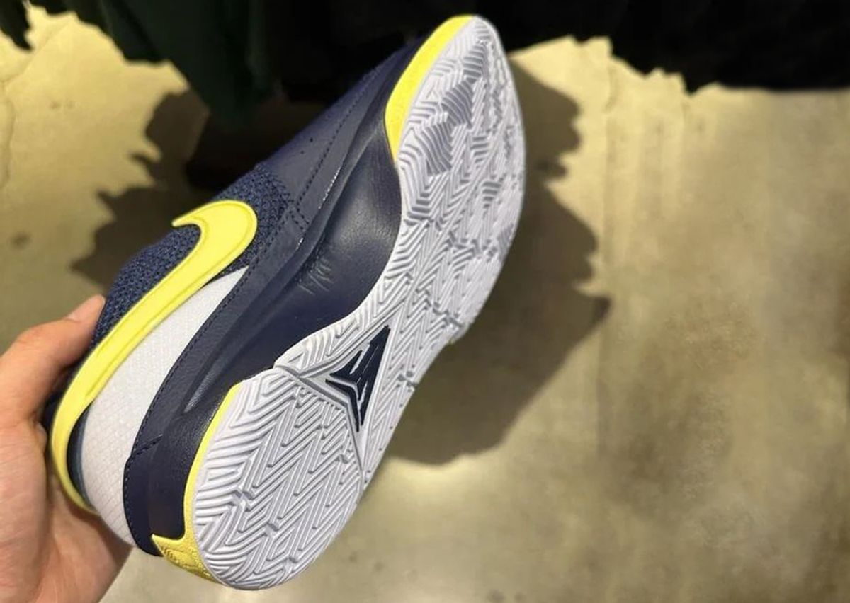 Nike Ja 1 Murray State In-Hand Outsole Angle