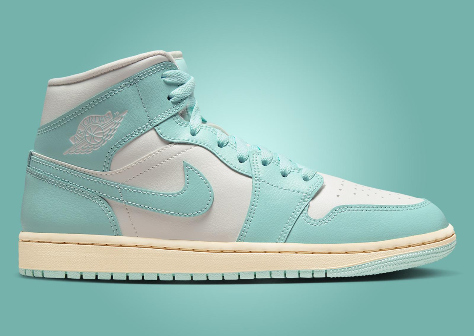 Air Jordan 1 Mid Light Dew (W) Lateral