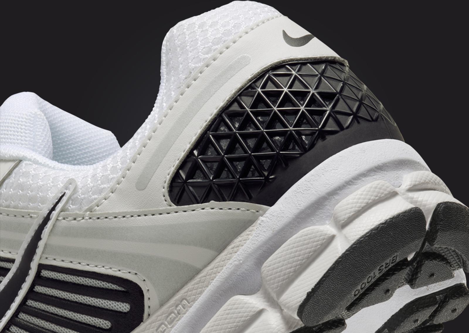 Nike Zoom Vomero 5 White Black Heel Detail