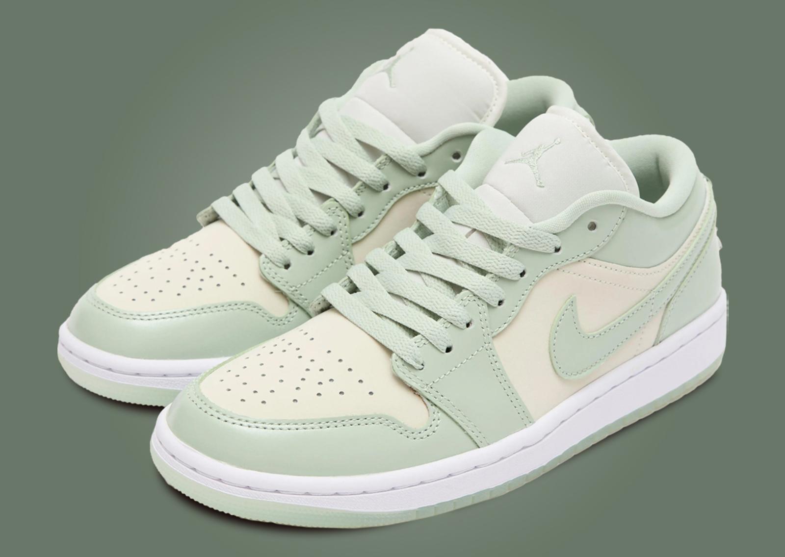 Air Jordan 1 Sail Seafoam (W) Angle