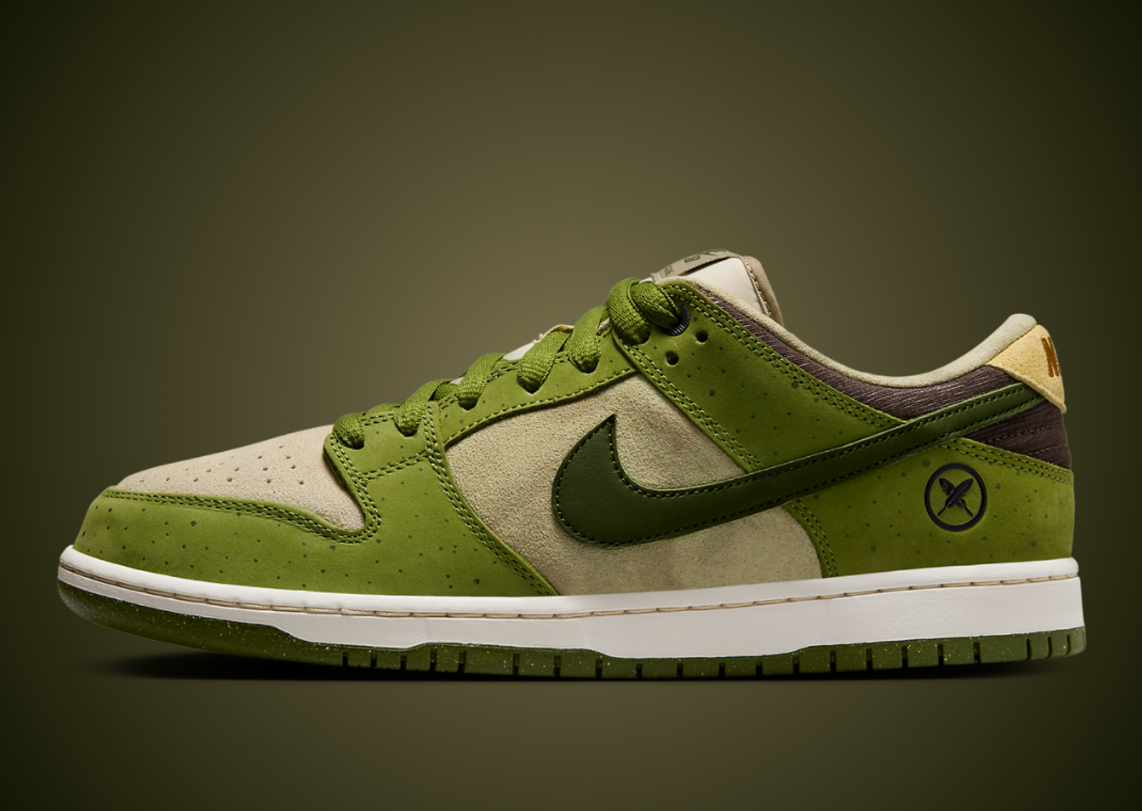 Yuto Horigome x Nike SB Dunk Low Asparagus Lateral