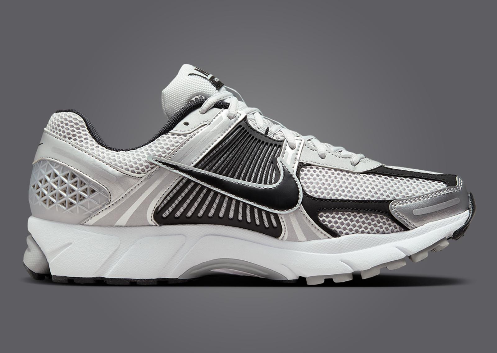 Nike Zoom Vomero 5 Metallic Silver Black Medial