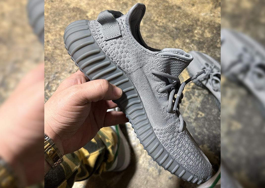 Grey white sale yeezy 35