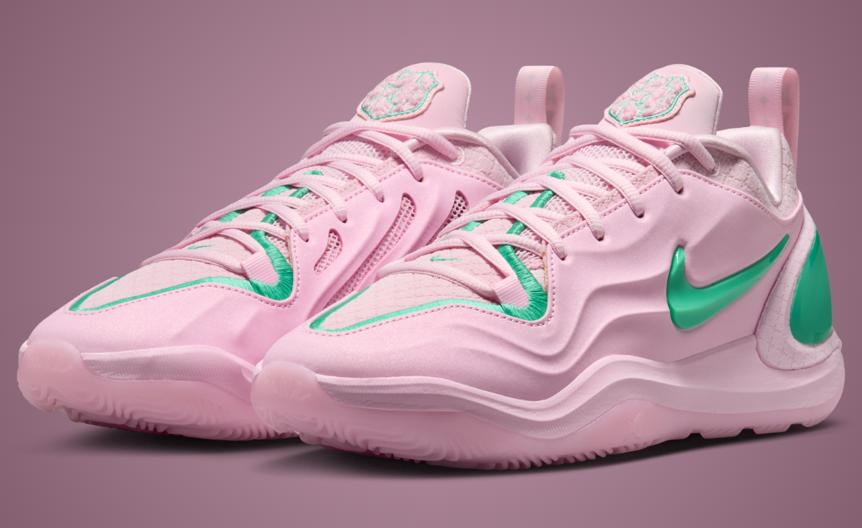 Nike A'Two Pinkies Up