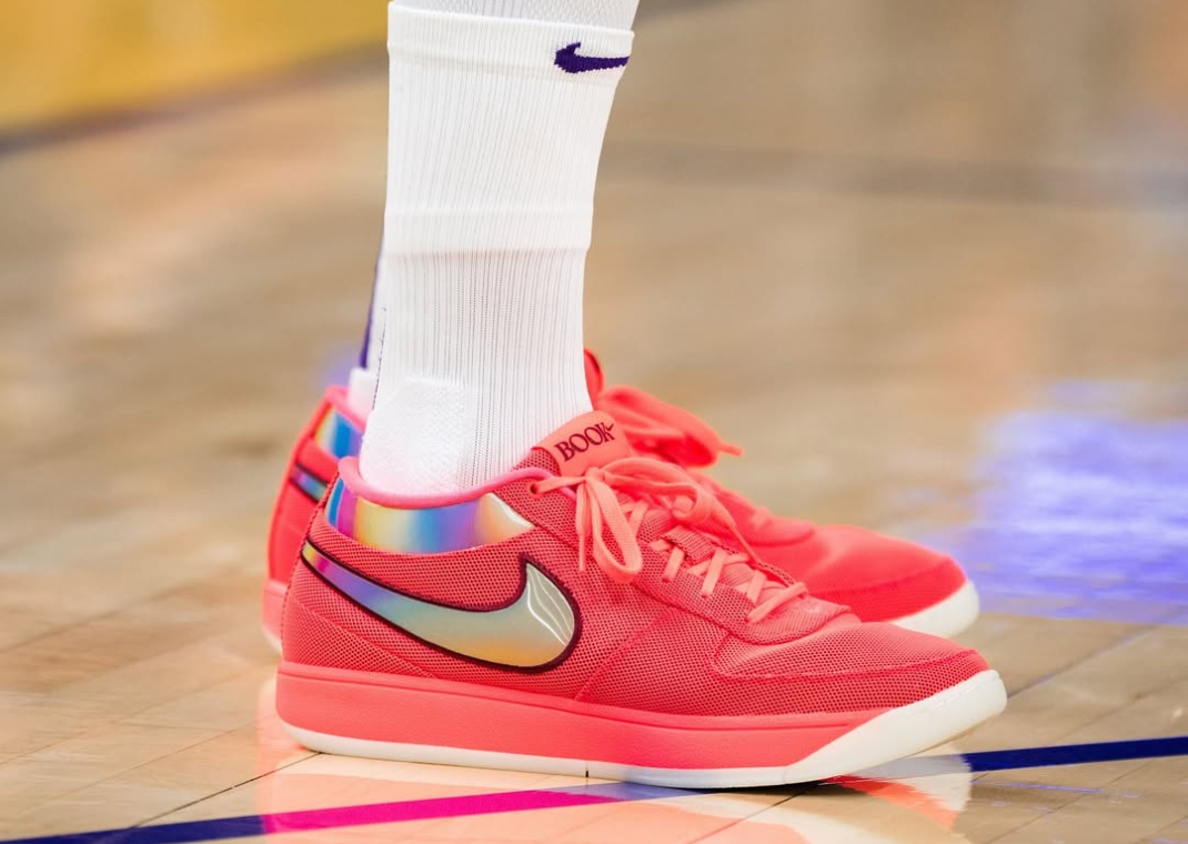 Nike Book 1 デビンブッカー ピンク Devin Booker Breaks out Pink Aurora Nike Book 1 PE Against the