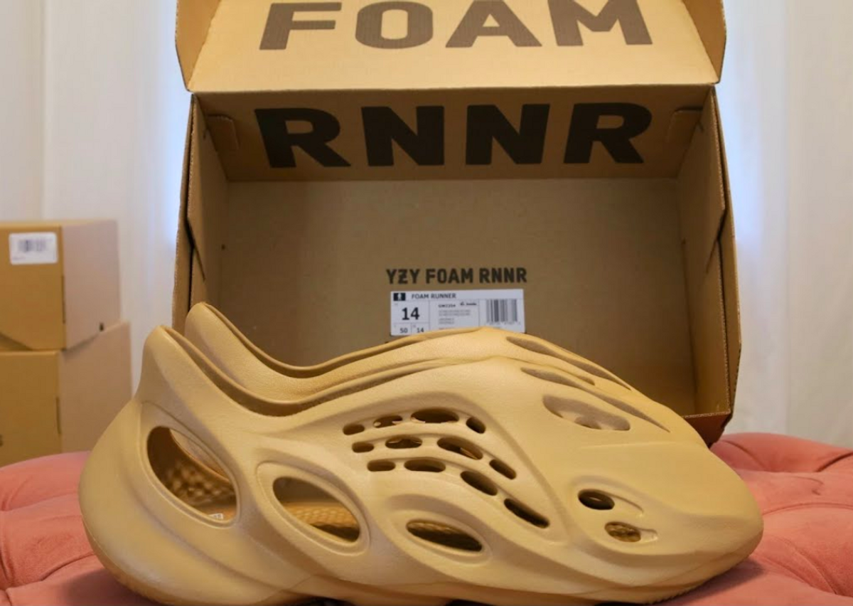 adidas Yeezy Foam RNNR Box