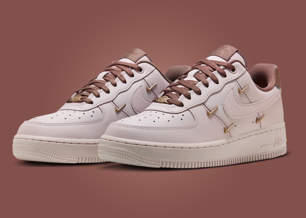 Nike air force one hotsell light pink