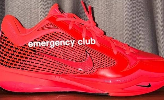 Nike Sabrina 4 Bright Crimson