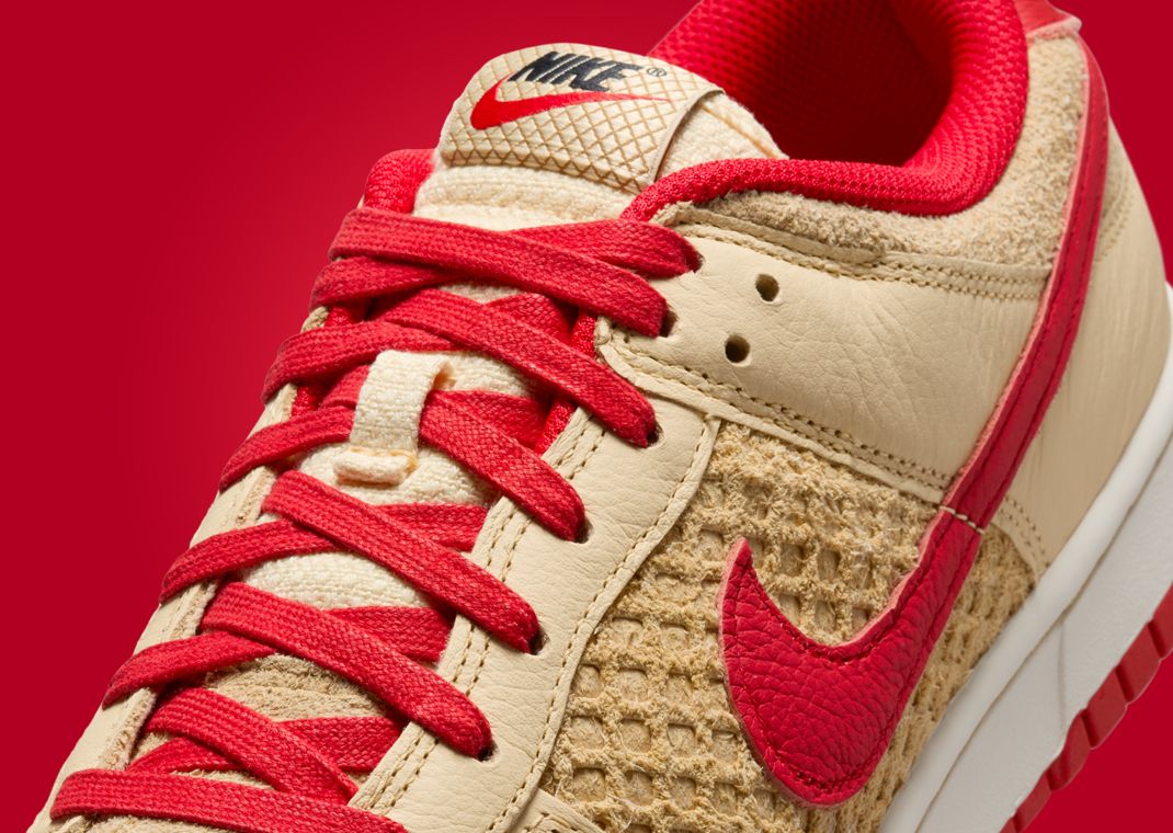 nike dunk low strawberry