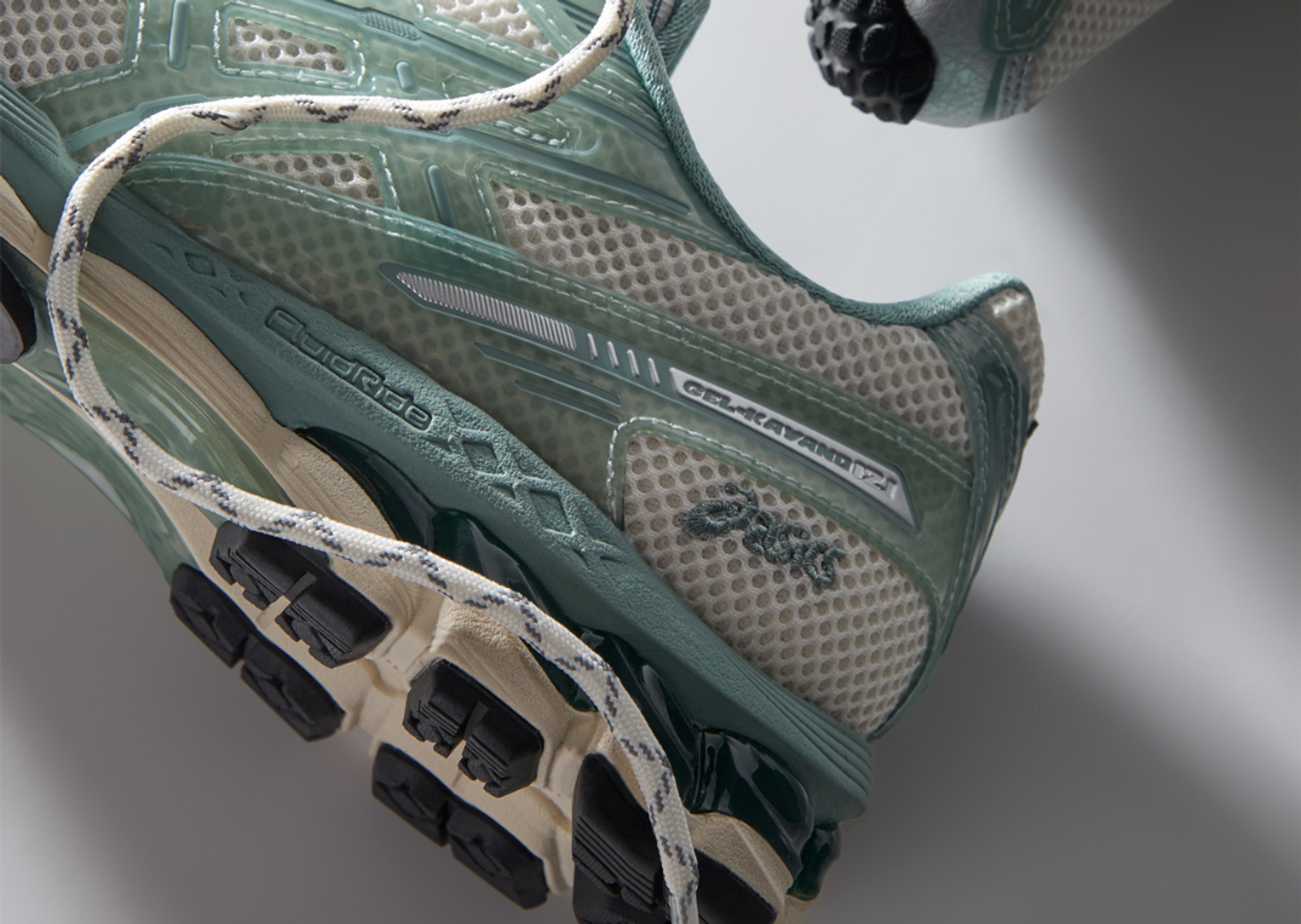 Kith x Asics Gel-Kayano 12.1 Ice Blue Heel Detail