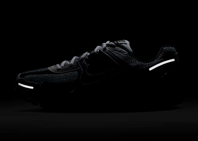 Nike Zoom Vomero 5 SE SP Dark Grey Black Lateral 3M