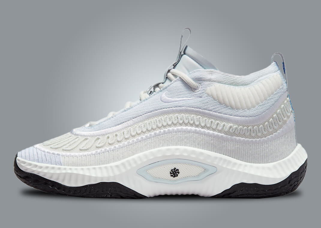 Summit White Shades Take Over On This Nike Cosmic Unity 3 display picture 1