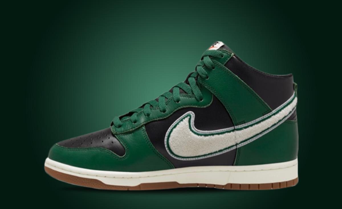 An Oversized Swoosh Dresses This Nike Dunk High University Gorge Green