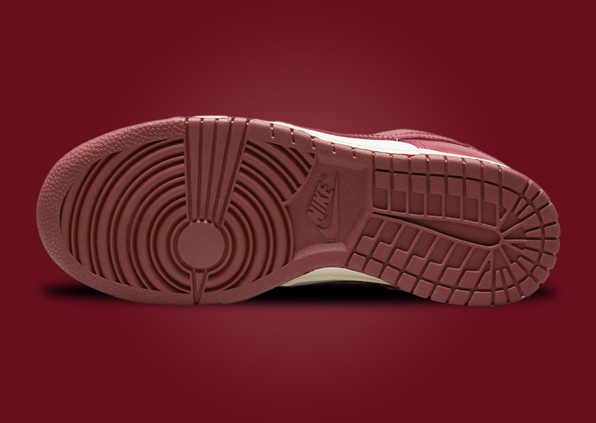 dunk low team red release date