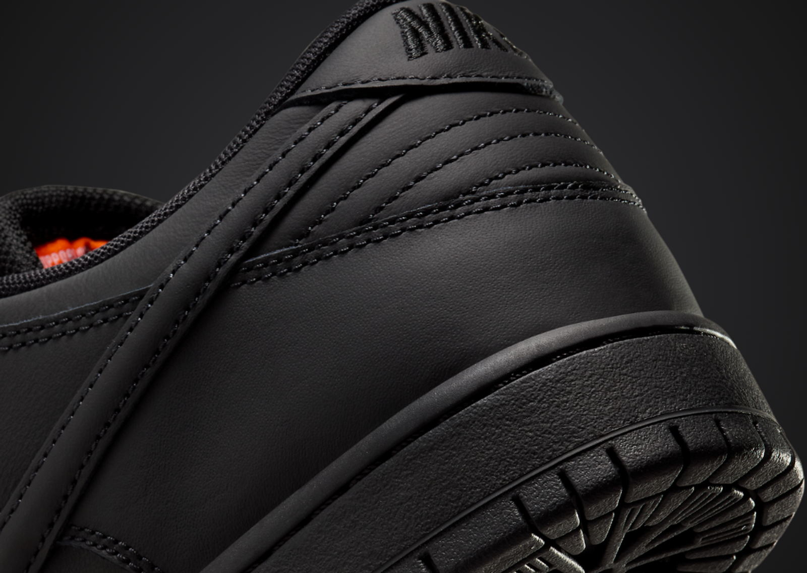 Nike SB Dunk Low ISO Triple Black Heel Detail