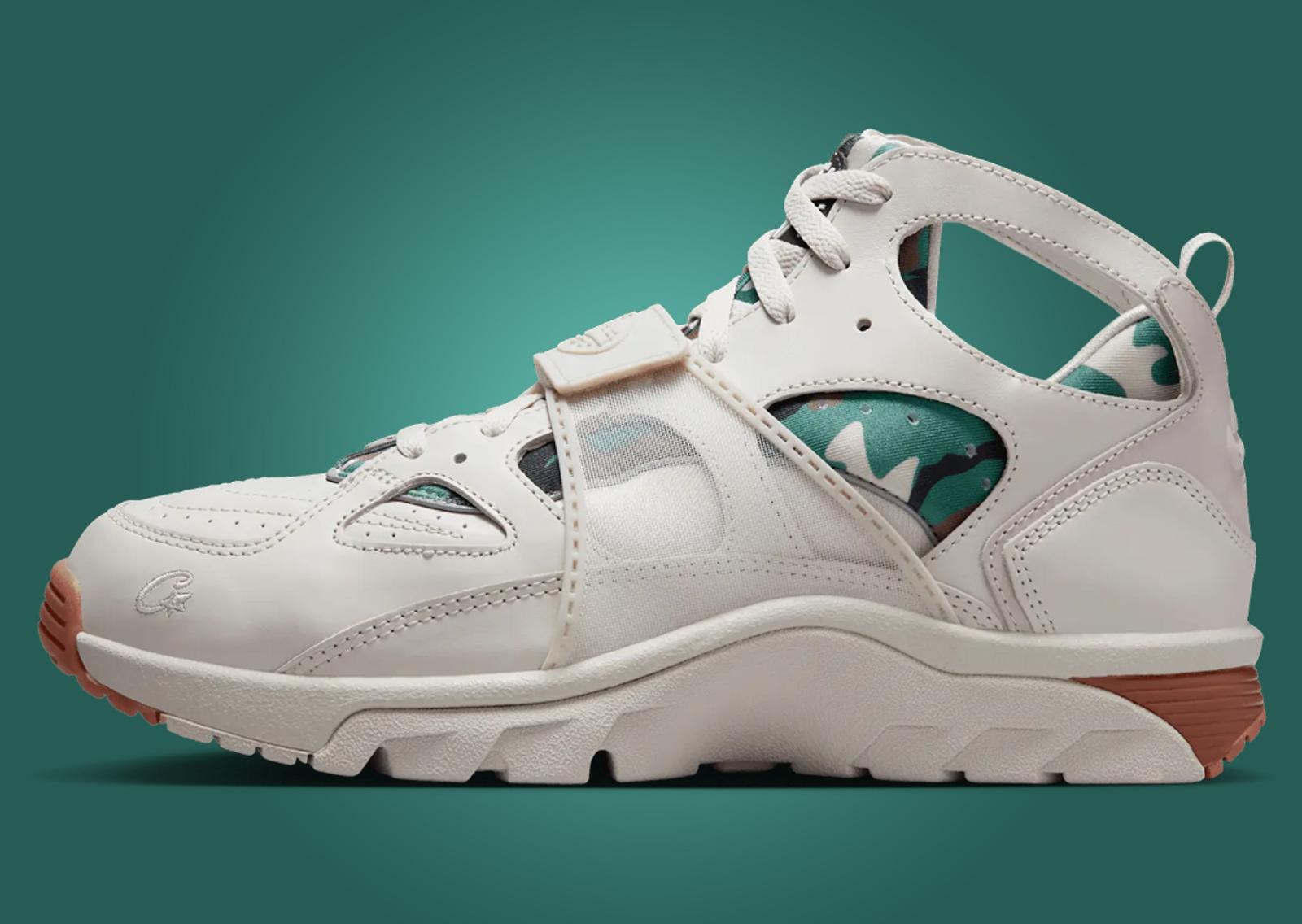 Corteiz x Nike Air Trainer Huarache Light Bone Lateral