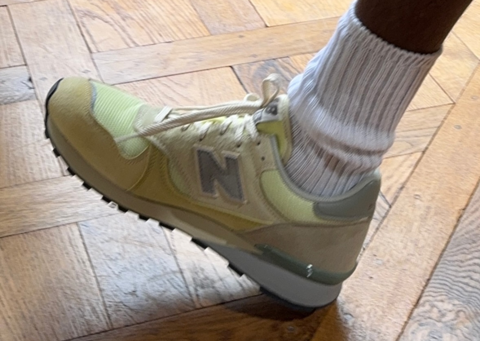 AURALEE x New Balance 475 Light Volt Medial