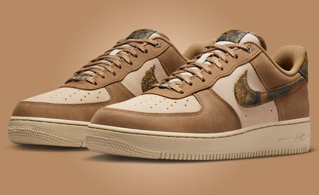 NIKE Air Force 1 sacaiコラボ The Shoe Surgeon Debuts sacai x Nike Air Force 1 | Hypebae