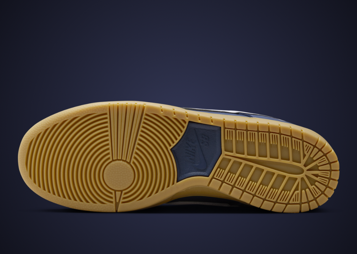 Nike SB Dunk Low Navy Gum Outsole
