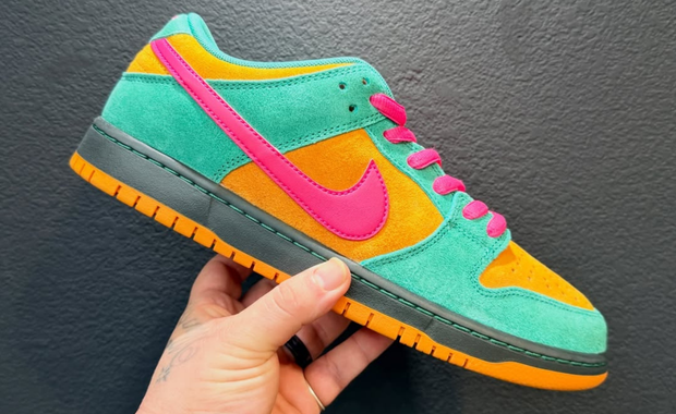 Nike SB Dunk Low Green Noise