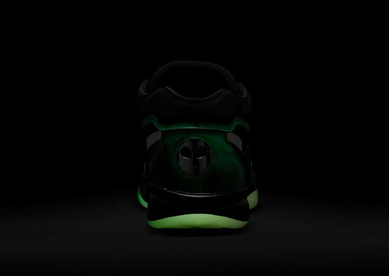 Nike GT Hustle 2 Victor Wembanyama Alien PE Glow-In-The-Dark Back