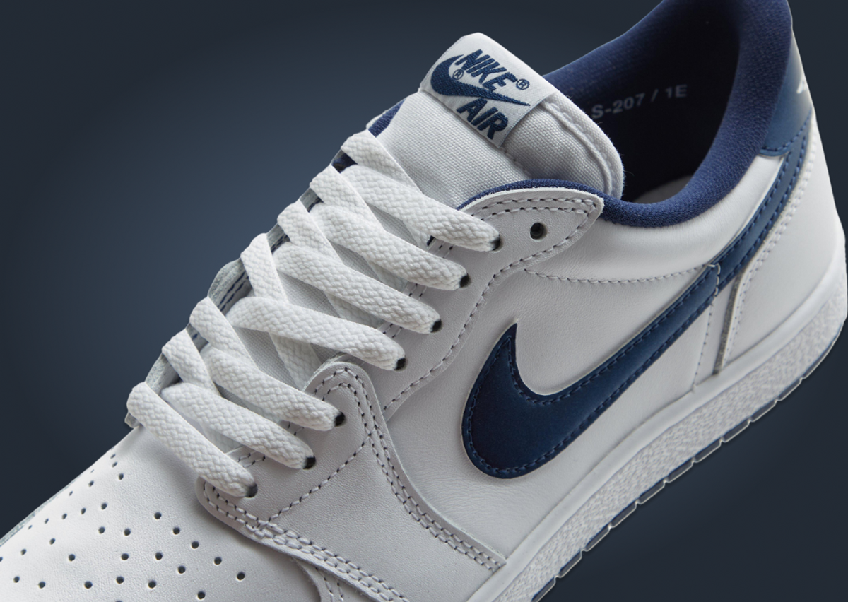 Metallic blue air jordan 2025 1