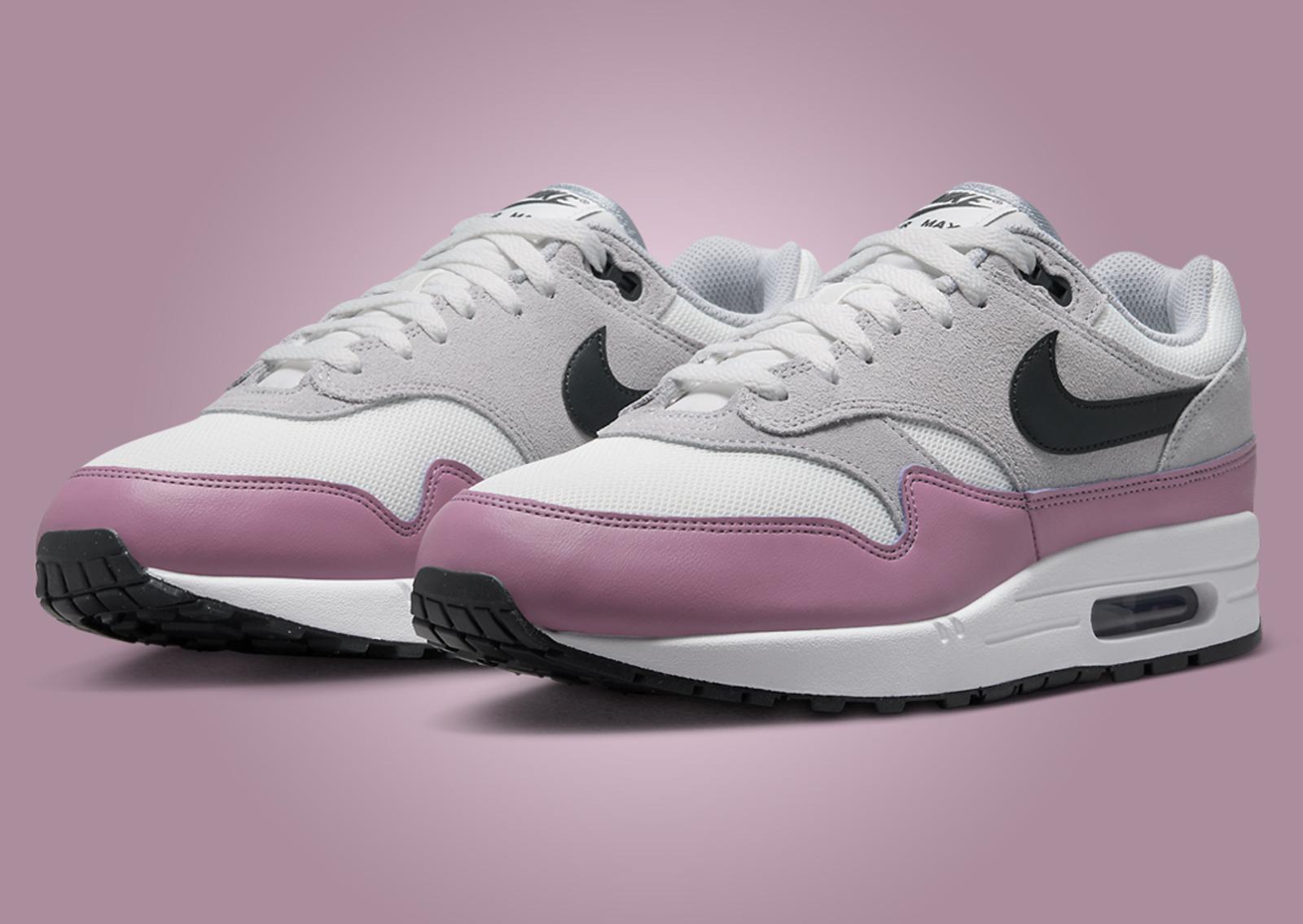 Nike Air Max 1 Summit White Wolf Grey Pink Angle