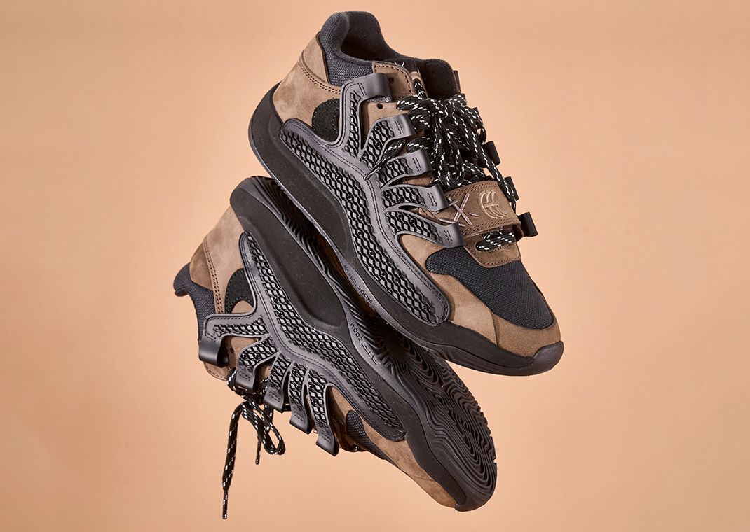 Vick Almighty & Reshoevn8r Create a Custom Nike KD 18 x Travis