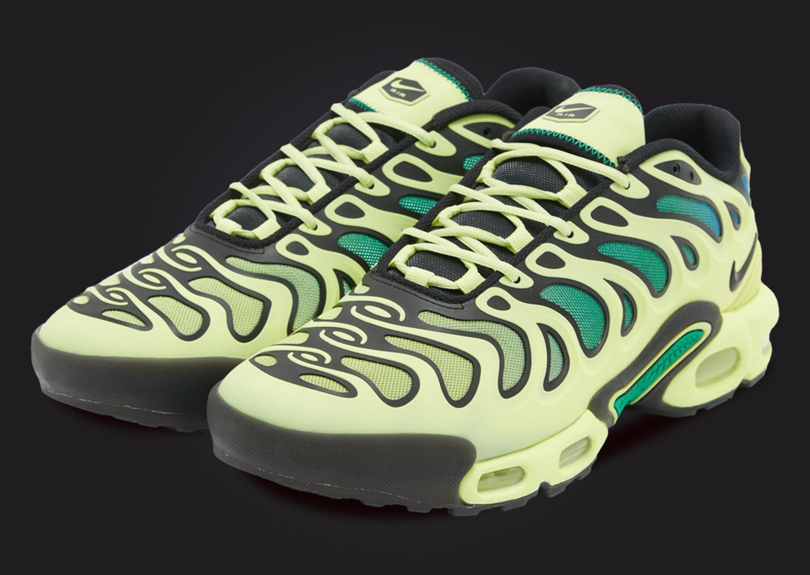 Nike Air Max Plus Drift Light Lemon Twist Stadium Green Angle