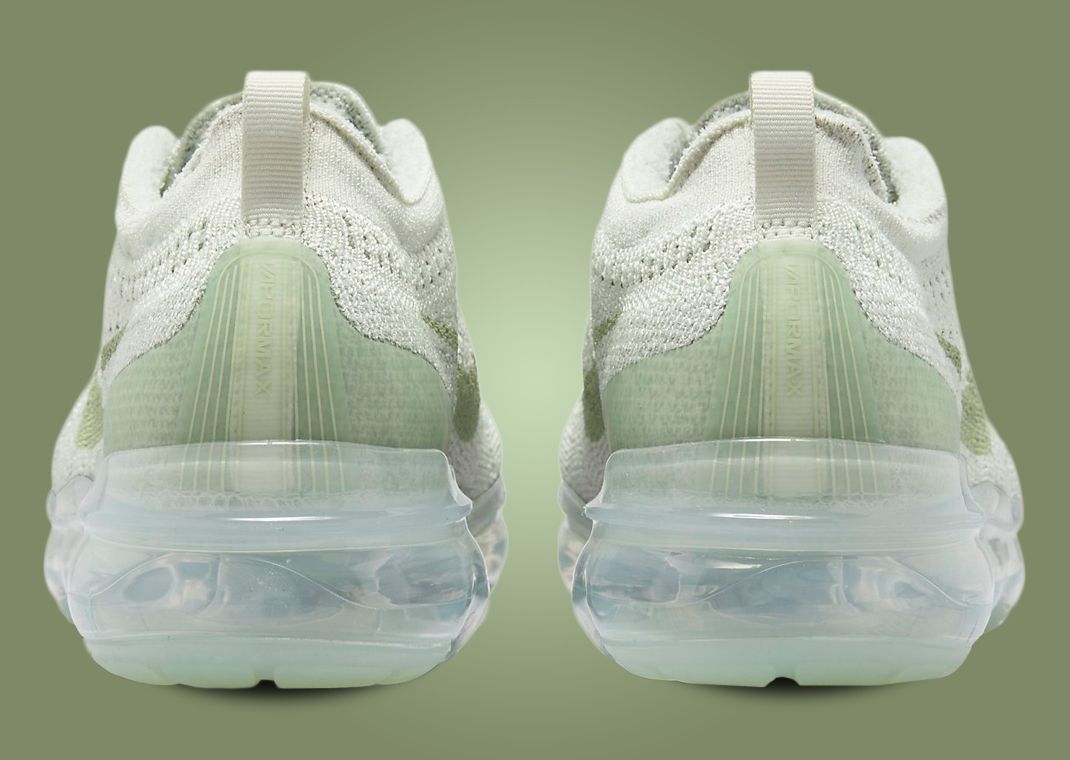vapormax light green