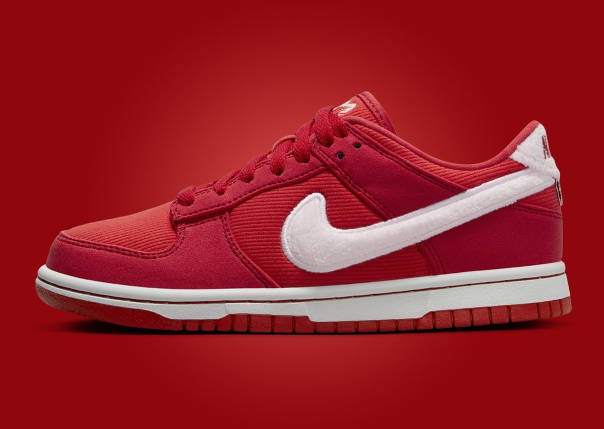 Nike Dunk Low Valentine's Day (GS) Lateral