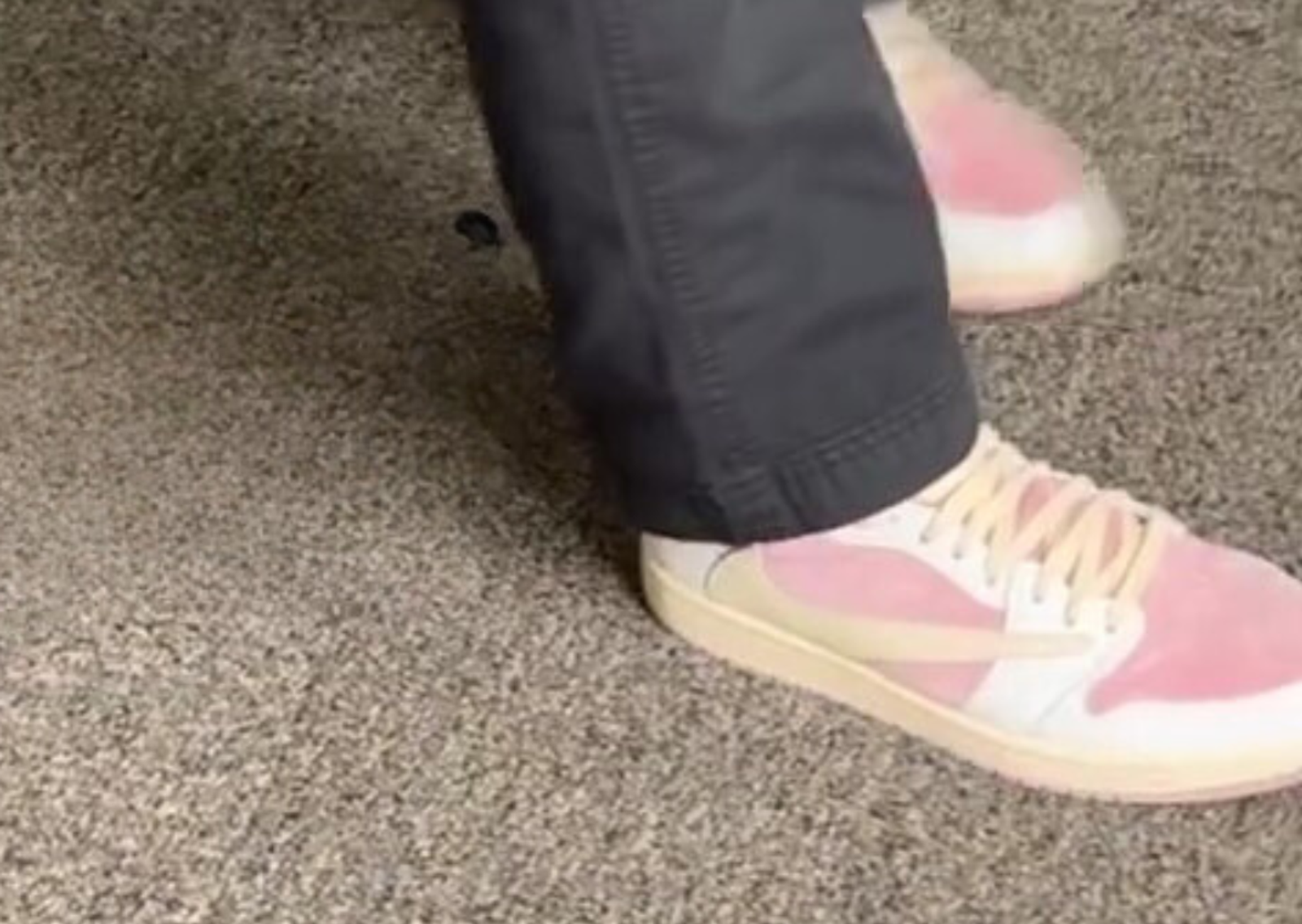 Travis Scott x Air Jordan 1 Low OG Sail Shy Pink Lateral