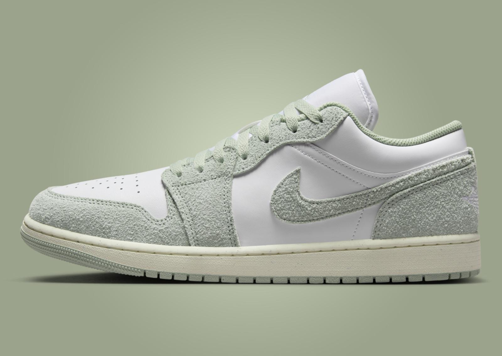 Air Jordan 1 Low SE Seafoam Lateral