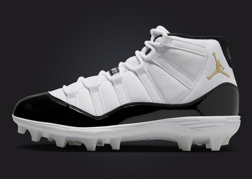 11s cleats hotsell