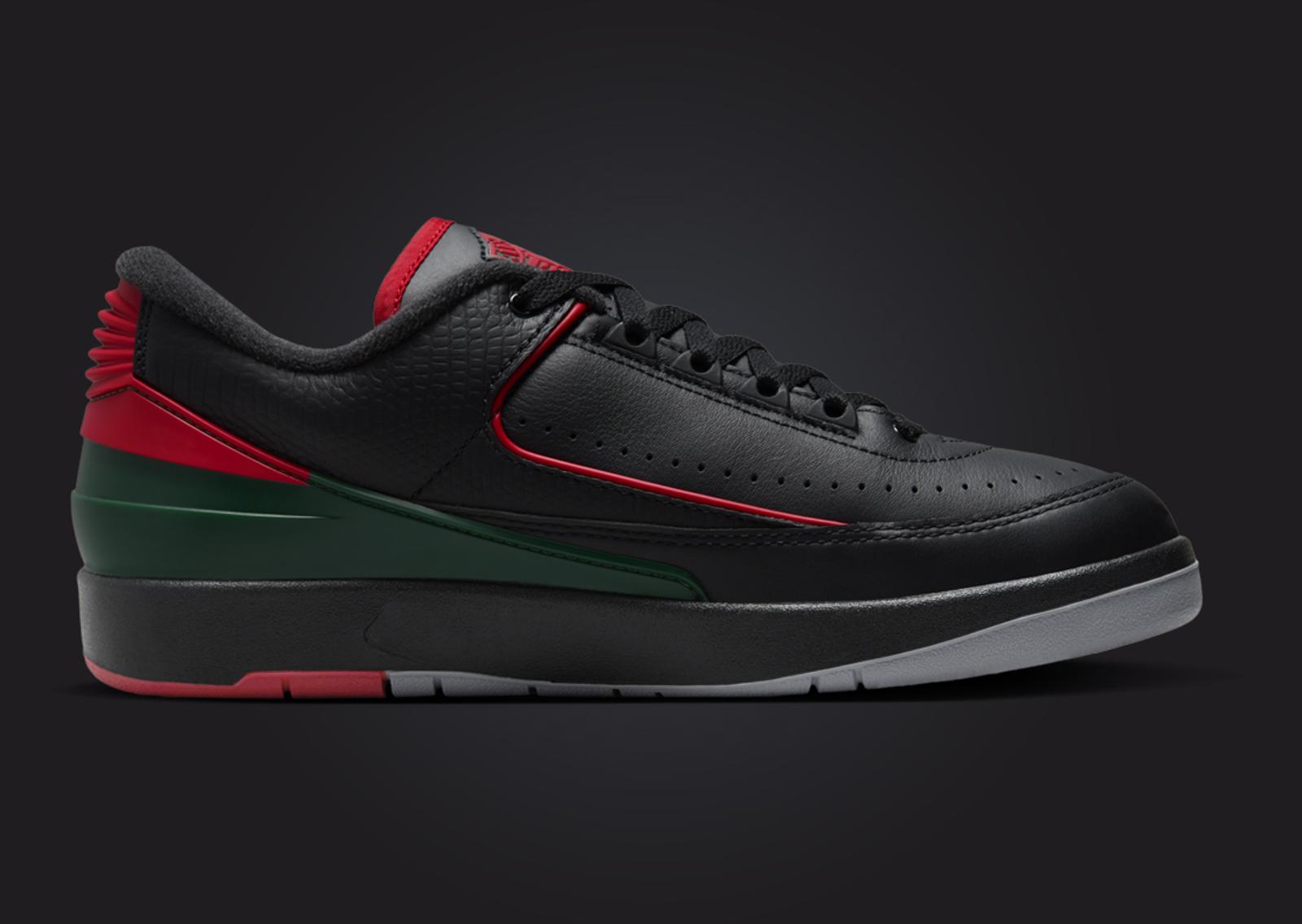 Air Jordan 2 Retro Low X-Mas Medial