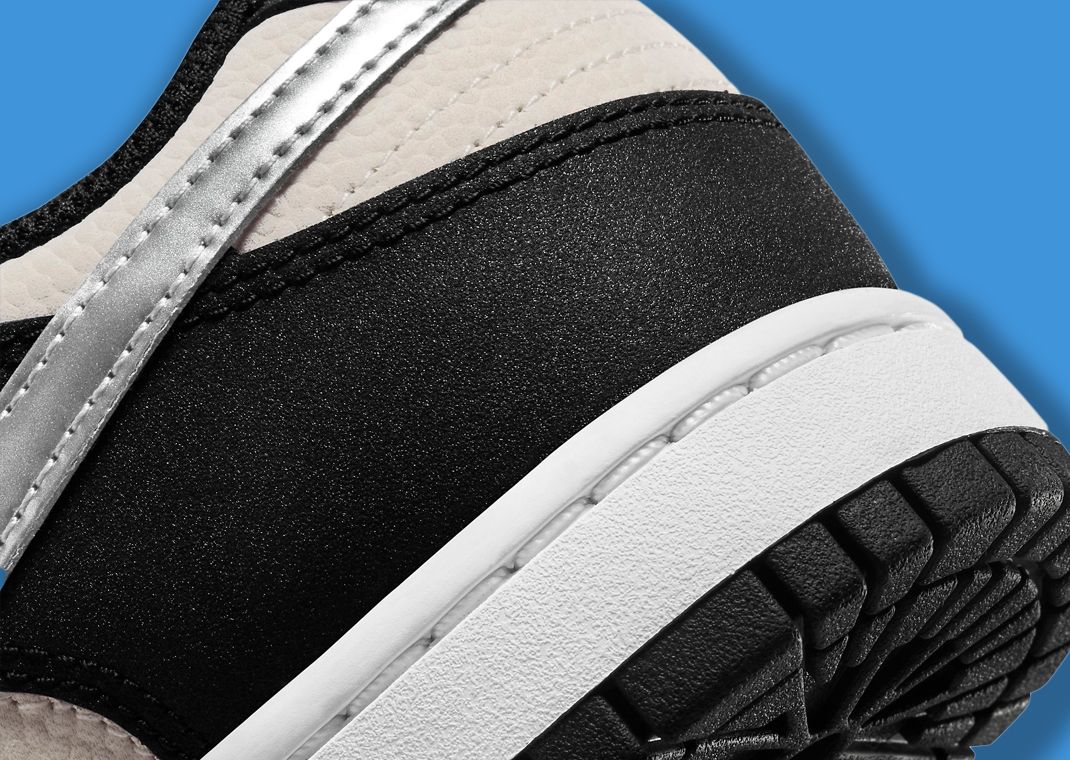 Starry Laces Twinkle Across This Nike Dunk Low Starry Laces Twinkle Across This Nike Dunk Low