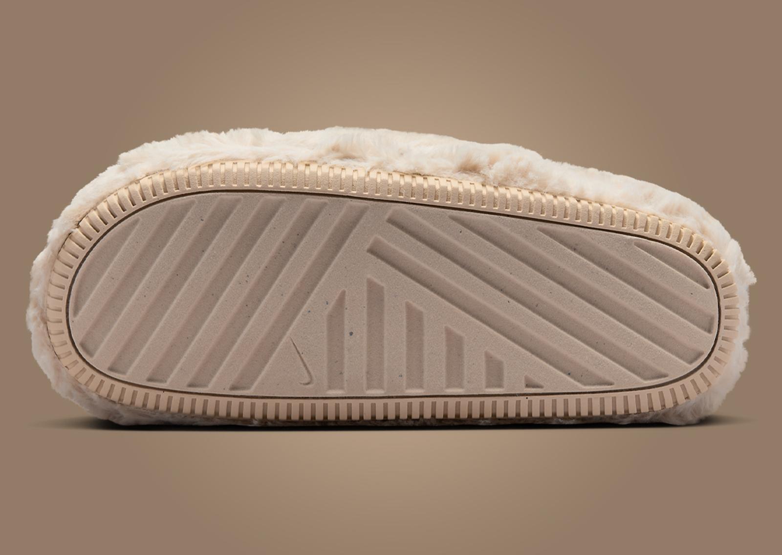 Nike Calm Mule Fur Sanddrift (W) Outsole