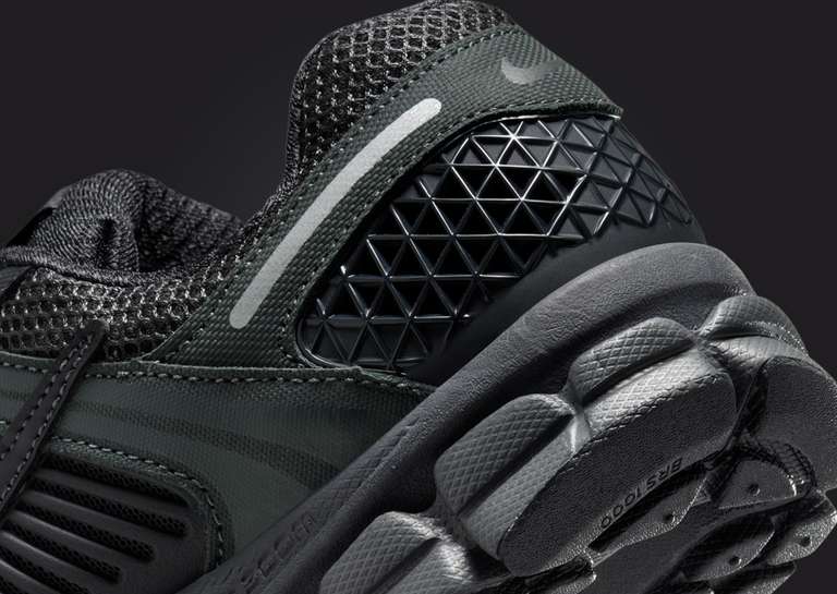 Nike Zoom Vomero 5 Triple Black (W) Heel
