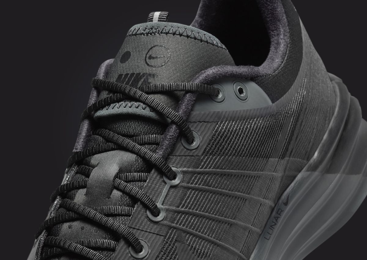 Nike Lunar Roam Dark Smoke Grey Black Midfoot Detail