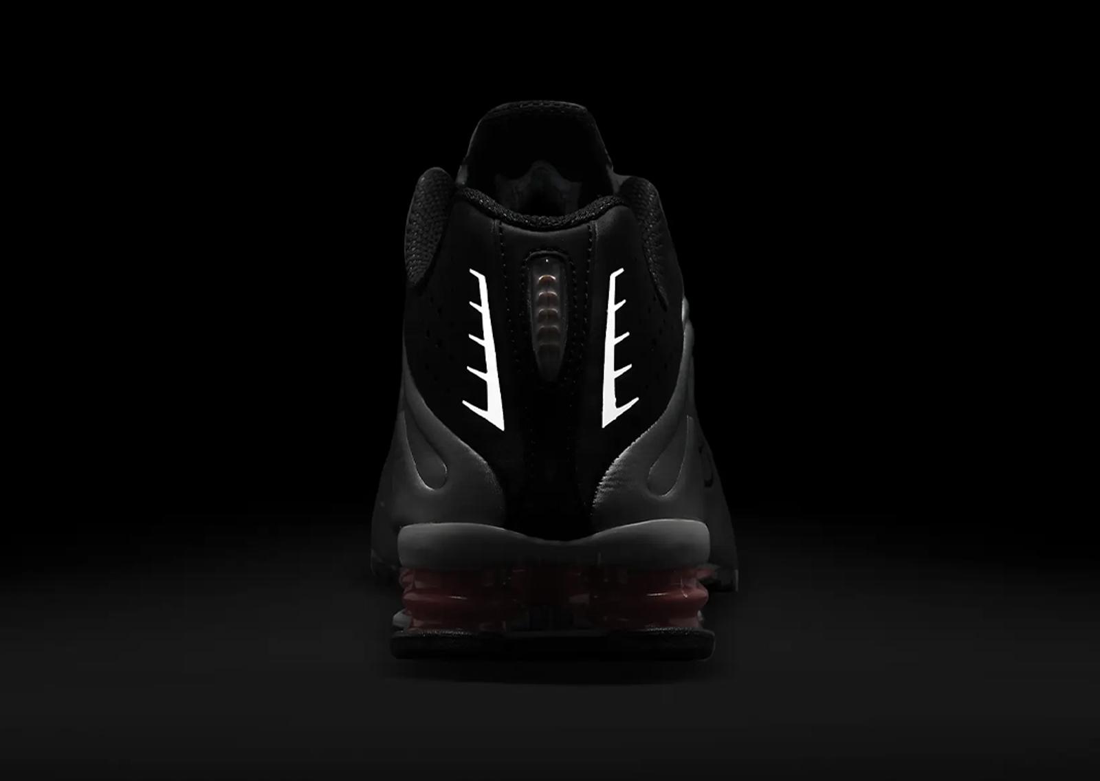 Nike Shox R4 OG Black Metallic Silver Max Orange Heel 3M