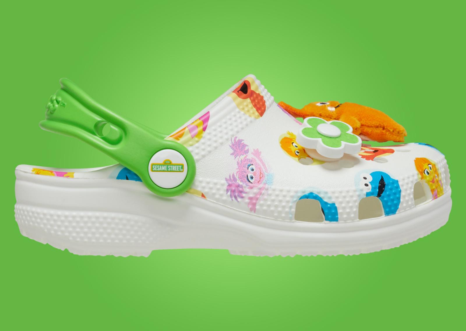 Sesame Street x Crocs Classic Clog Be Seen Lateral