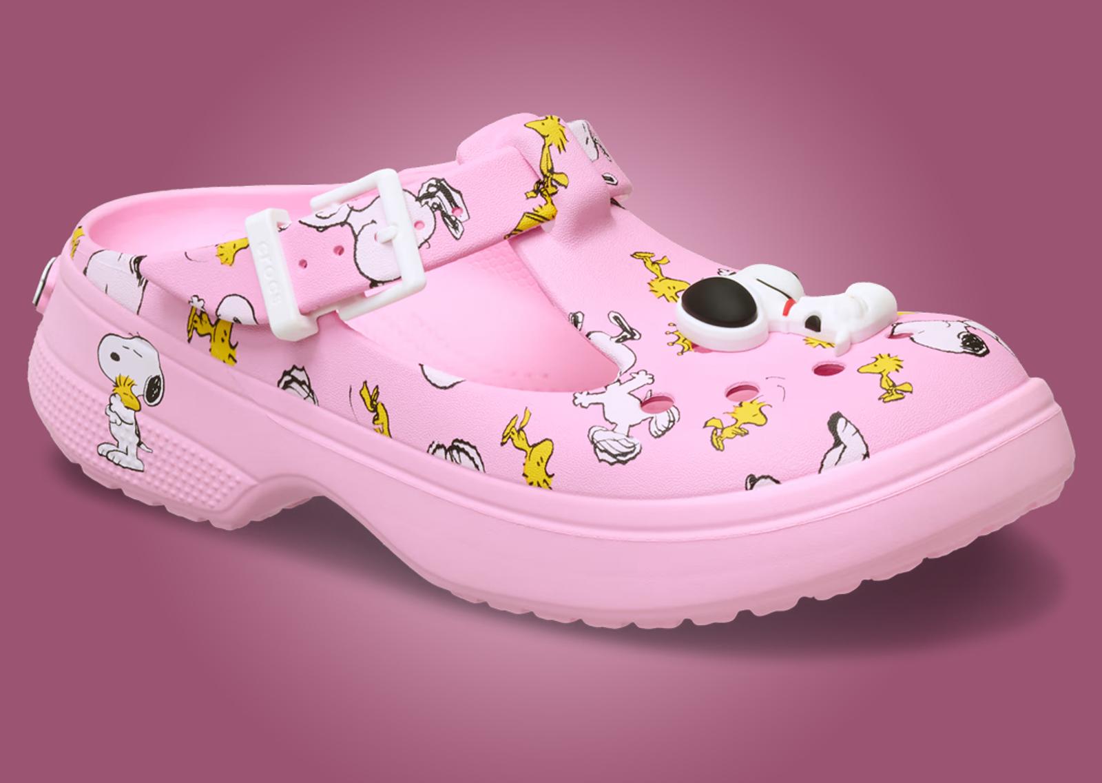 Peanuts x Crocs Mary Jane Clog Snoopy (W) Angle