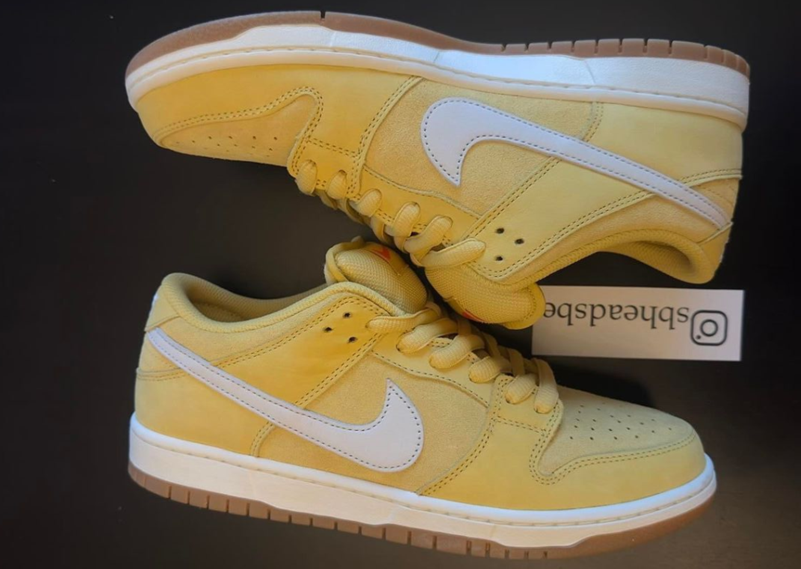 Nike SB Dunk Low Saturn Gold Lateral