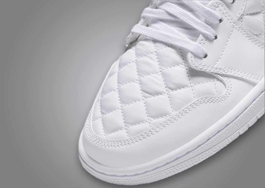 ◆NIKE◆ Air Jordan 1 Low Quilted “Triple White”★追跡可 This All White Air Jordan 1 Low Has A Quilted Upper