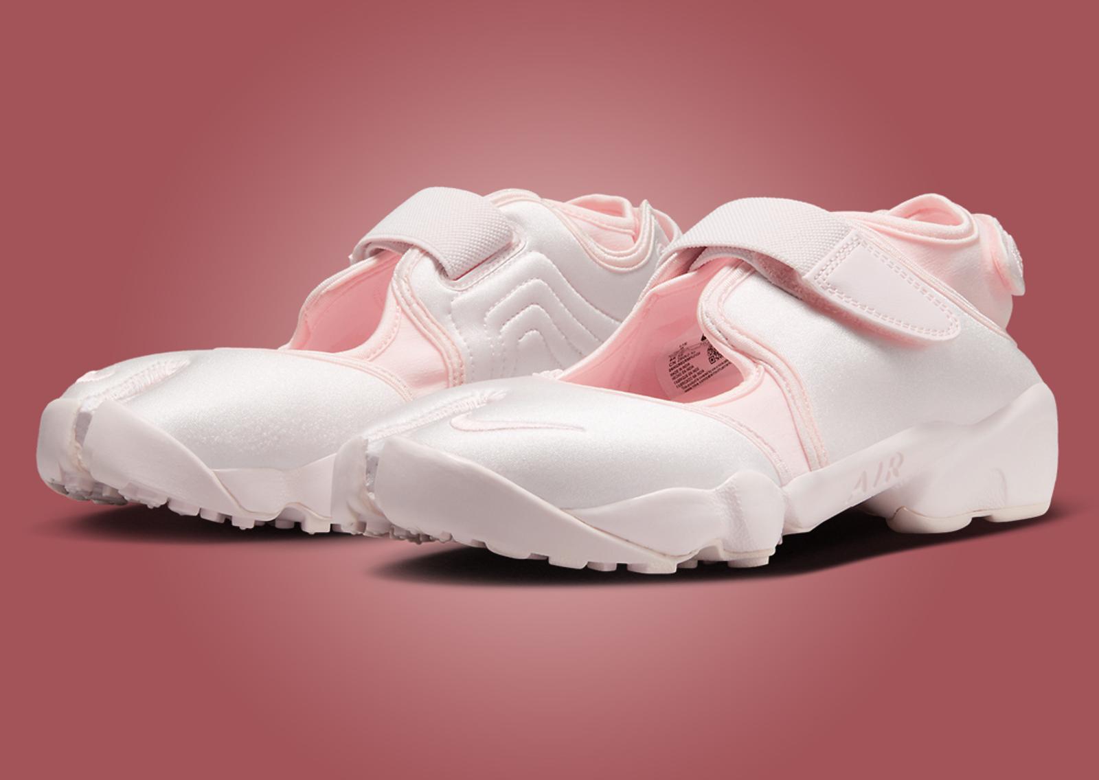 Nike Air Rift Premium Ribbon (W) Angle