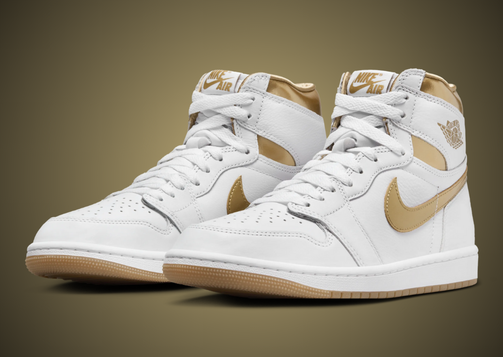 Air Jordan 1 Retro High OG Metallic Gold (W) Angle