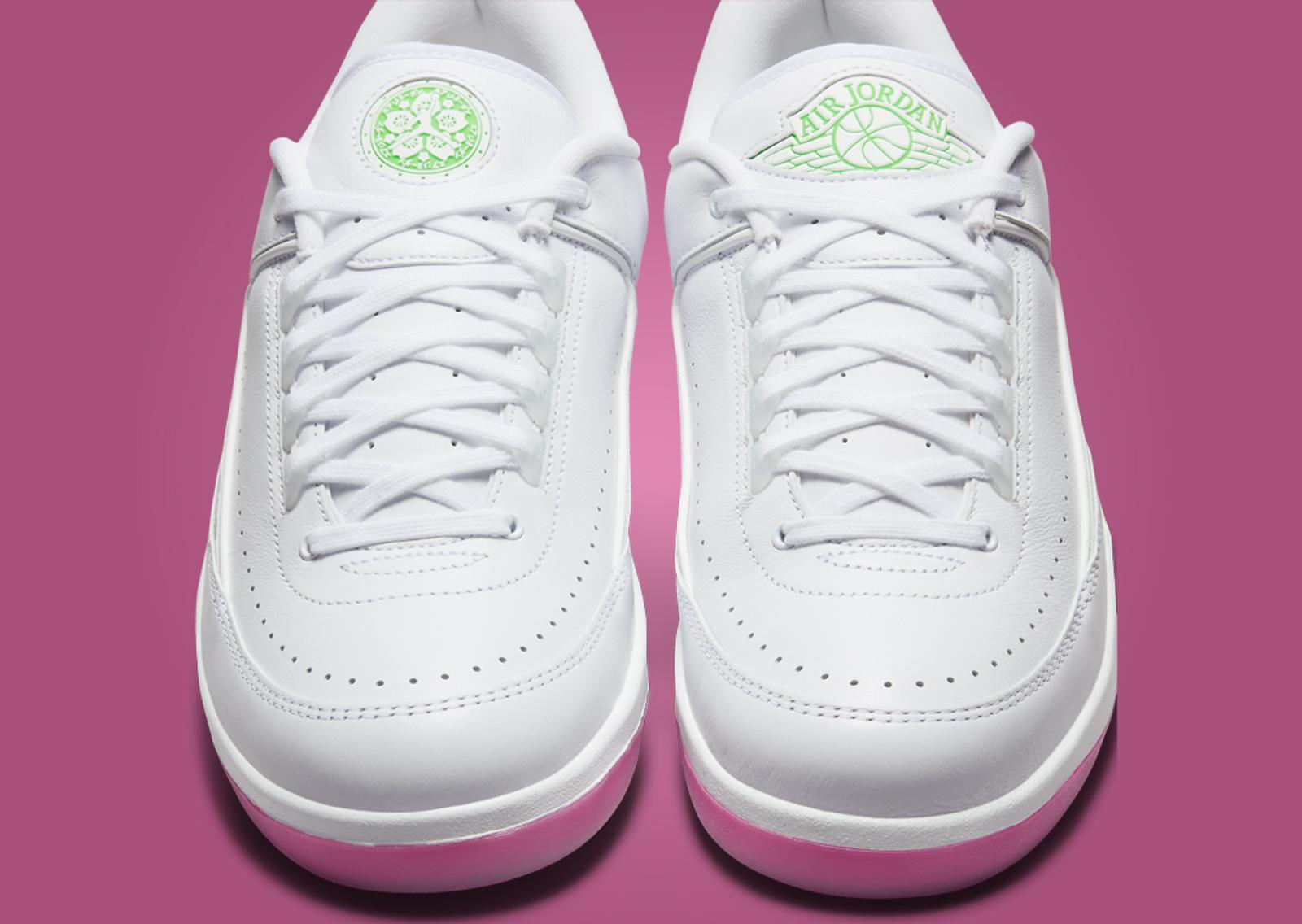 Air Jordan 2 Retro Low Cherry Blossom Tongue Detail