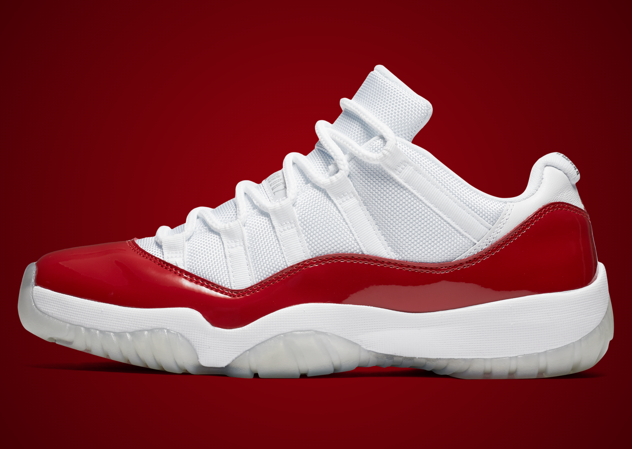 最終値下 新品NIKE AIR JORDAN 11 RETRO LOW 29cm Air Jordan 11 Retro Low Cherry Takes It Back to 2001